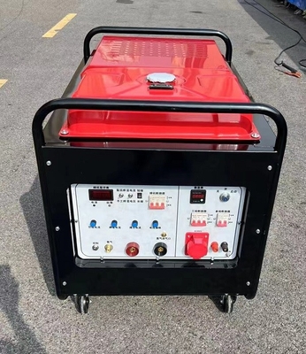 4개 타격 공기는 25L 디젤 탱크로 디젤 엔진 용접 발전기 300A를 냉각시켰습니다